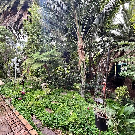 Somerset West Garden Apartments 1 Екстериор снимка
