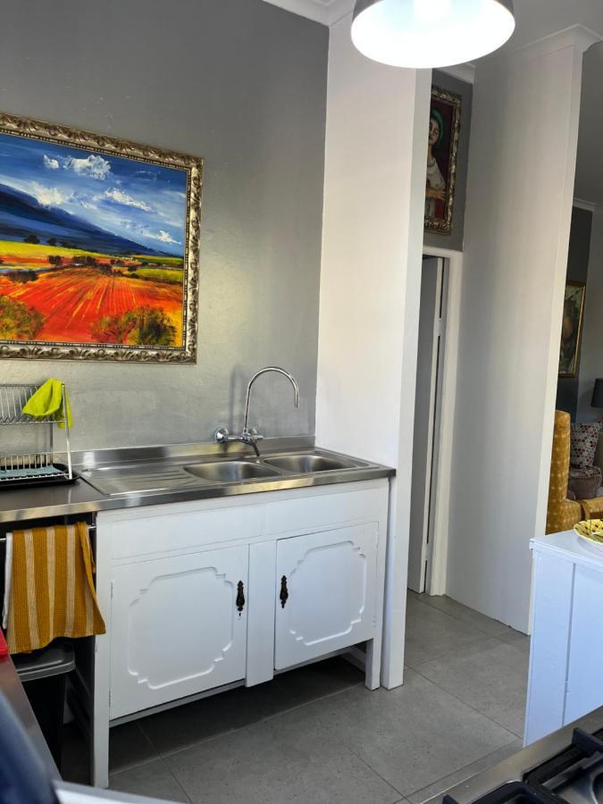 Somerset West Garden Apartments 1 Екстериор снимка