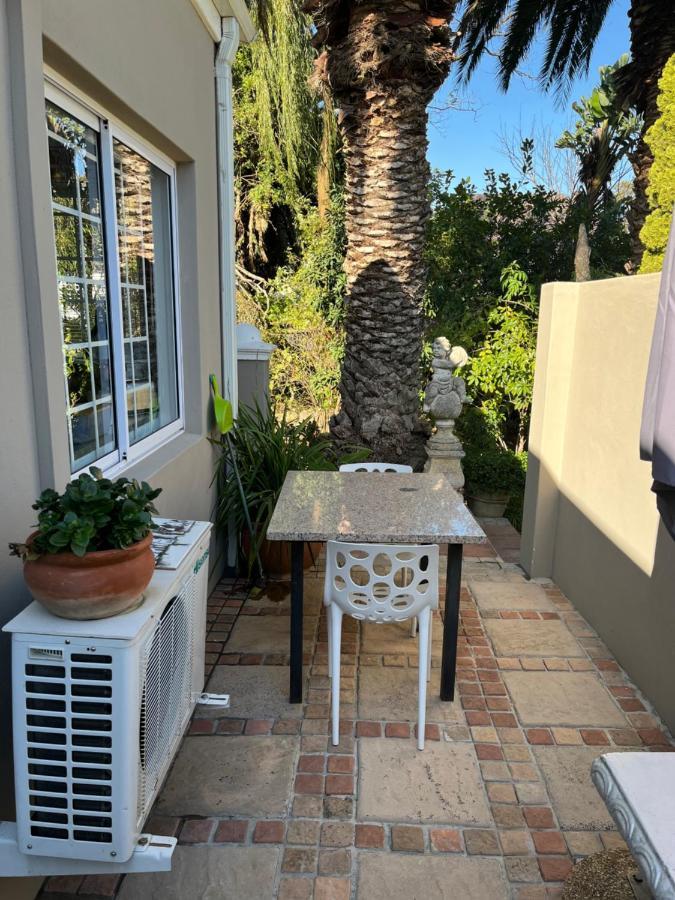 Somerset West Garden Apartments 1 Екстериор снимка