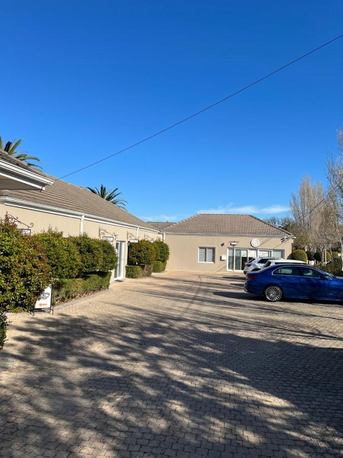 Somerset West Garden Apartments 1 Екстериор снимка