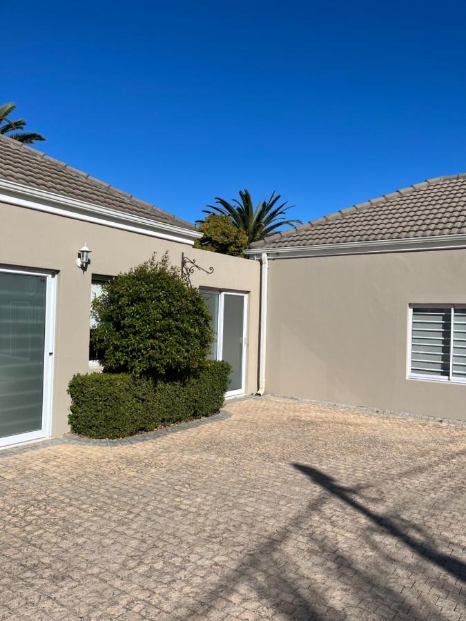 Somerset West Garden Apartments 1 Екстериор снимка