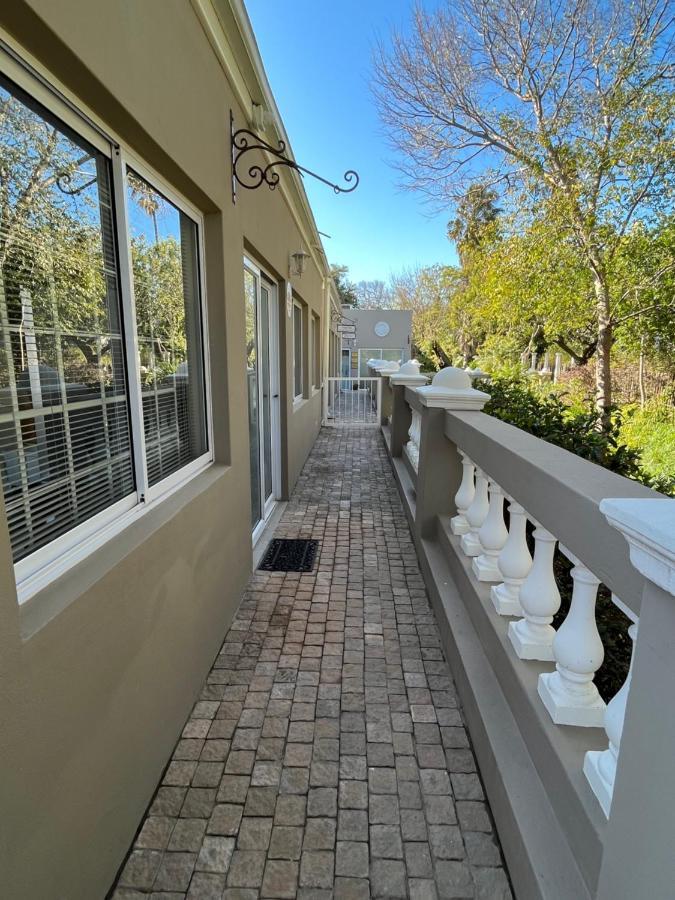 Somerset West Garden Apartments 1 Екстериор снимка