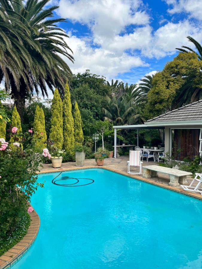 Somerset West Garden Apartments 1 Екстериор снимка