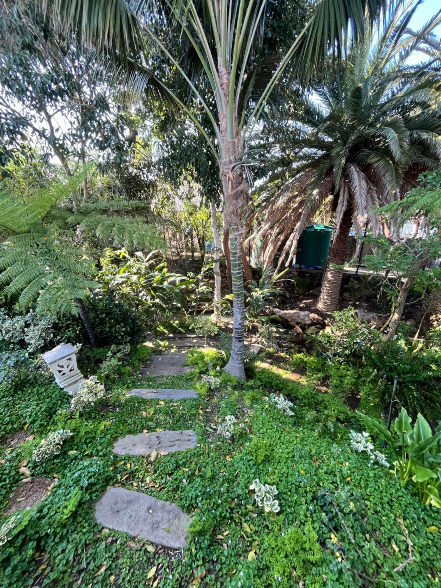 Somerset West Garden Apartments 1 Екстериор снимка